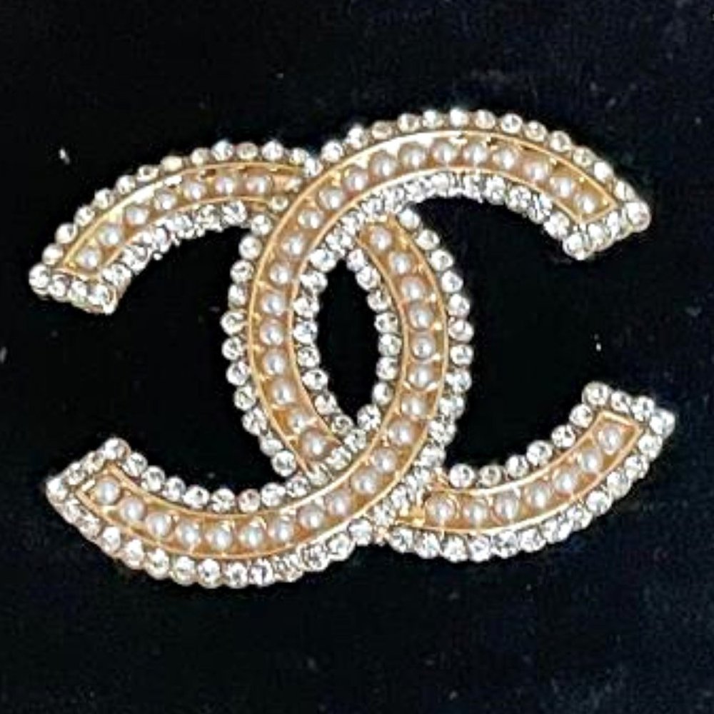 Classic Chanel CC Logo Pearls, Crystals Large Brooch